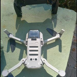 DJI Mavic Mini SE with 2.7K Attached Camera